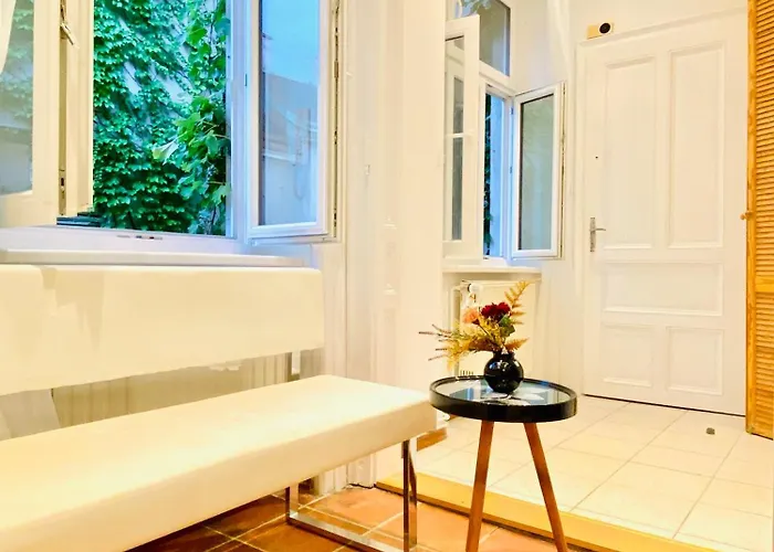 Comfortable 2br Close To Westbahnhof Vienna